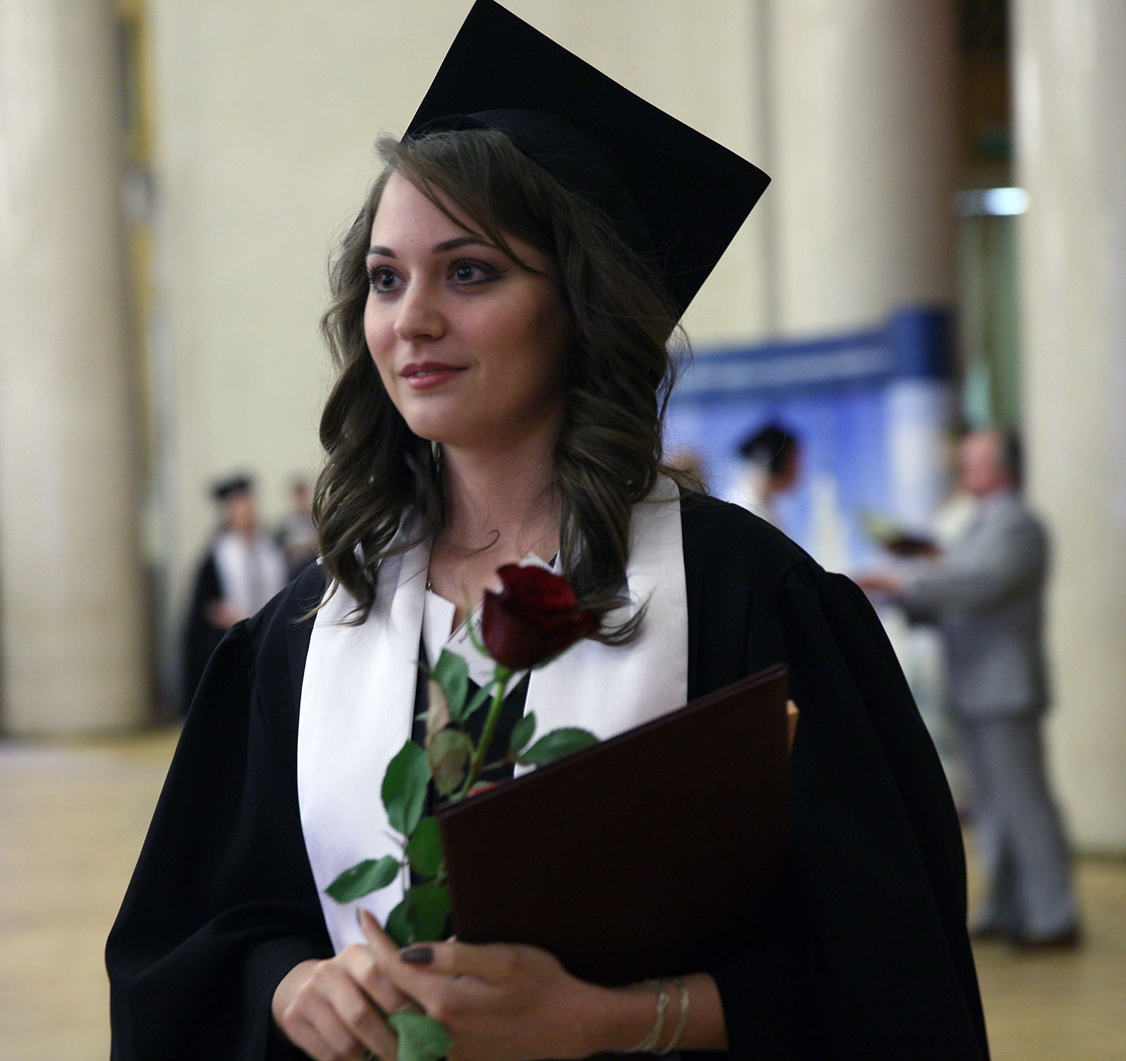 Выпускник отличник. Выпускник 2013. Выпускникам 2013 года. Выпускникам 2013 года. Выпускникам 2013 года.