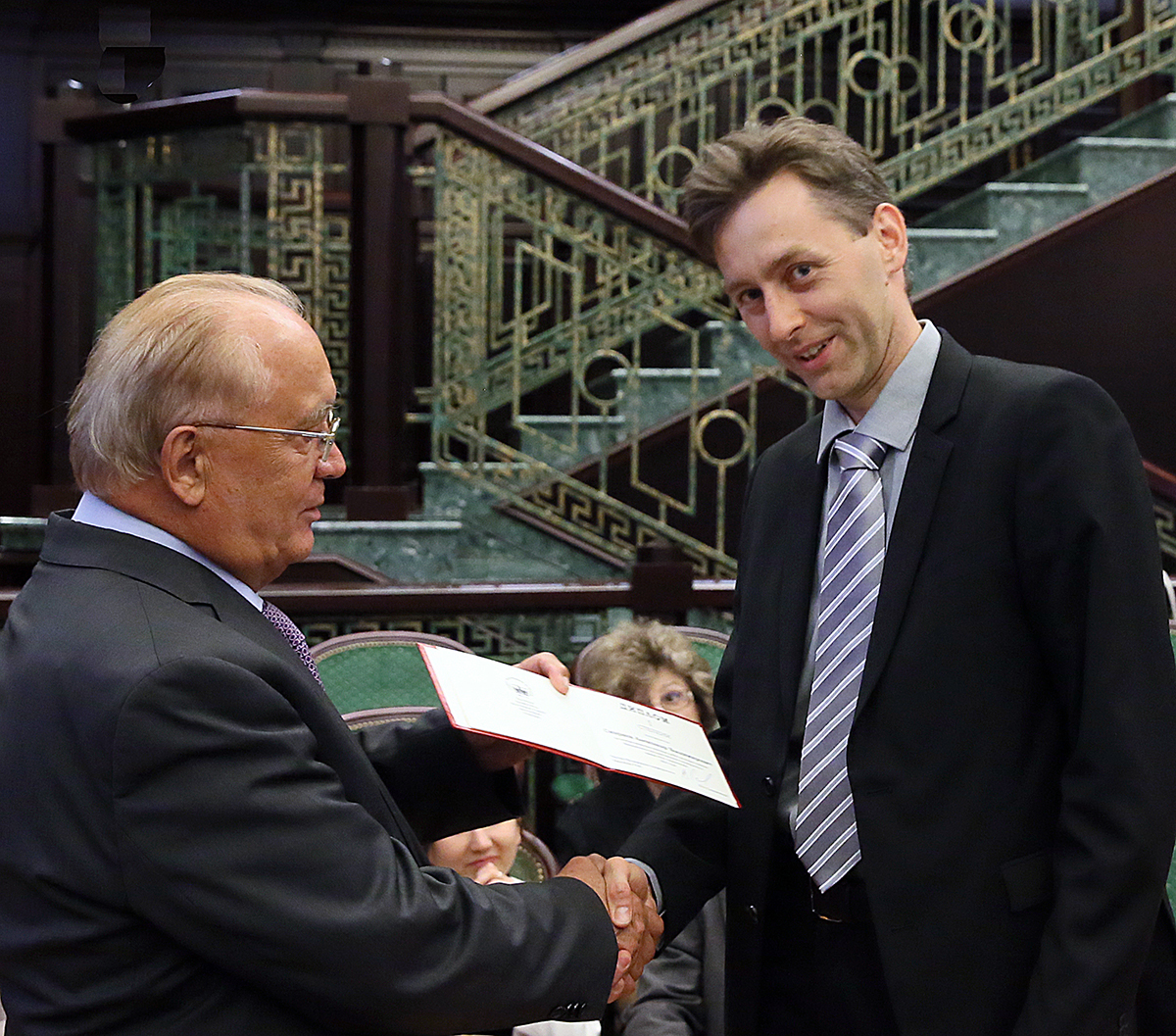 веб мгу. молодые ученые мгу. арафайлов кафедра аэромеханики мгу. ученый выступает на научной конференции. молодые ученые мгу.