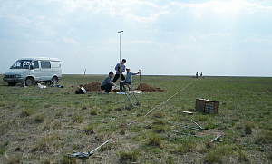 Отбор глубинных проб с помощью почвенного бура